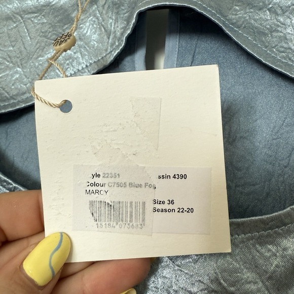 NWT Anthropologie Baum Und Pferdgarten Marcy Top Satin Size US 6 Blue Fog Blouse - Picture 4 of 7